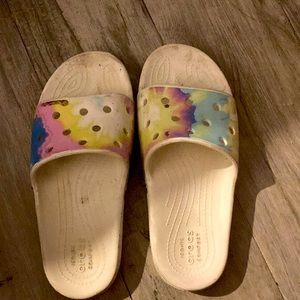 Tie-dye white crocs sandals